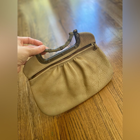 Beauty tan leather vintage hand bag. - Picture 4 of 6
